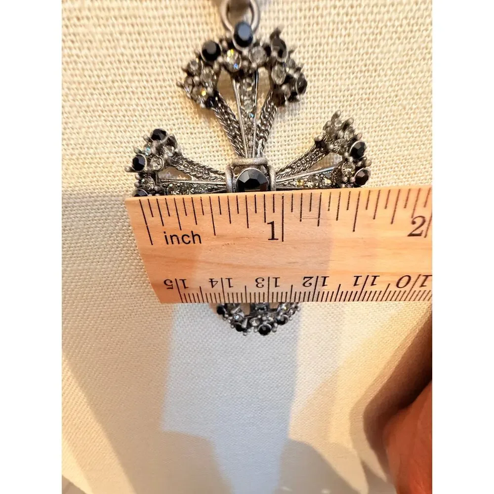 Vintage Silver Tone Black Rhinestone Cross Necklace 16”